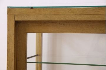 レトロ家具　脚付き!木のぬくもりが味わい深いレトロなガラスケース(ショーケース)