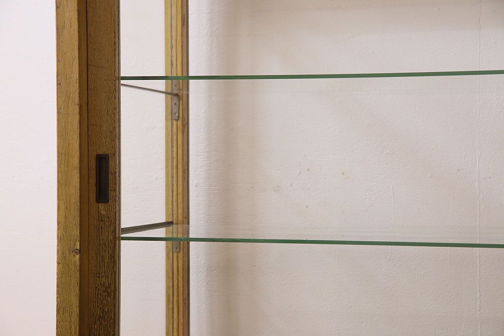 レトロ家具　脚付き!木のぬくもりが味わい深いレトロなガラスケース(ショーケース)