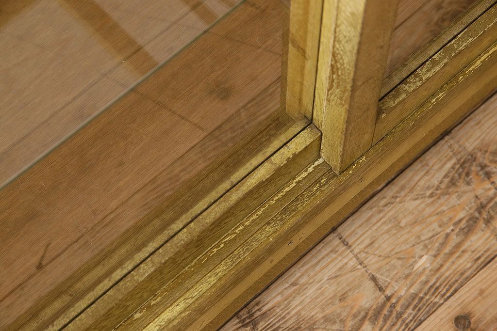 レトロ家具　脚付き!木のぬくもりが味わい深いレトロなガラスケース(ショーケース)