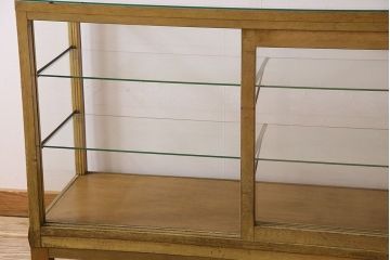 レトロ家具　脚付き!木のぬくもりが味わい深いレトロなガラスケース(ショーケース)