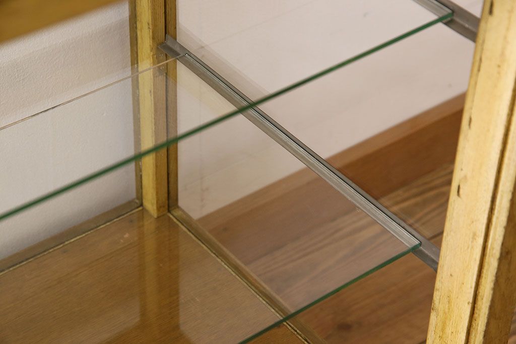 レトロ家具　脚付き!木のぬくもりが味わい深いレトロなガラスケース(ショーケース)