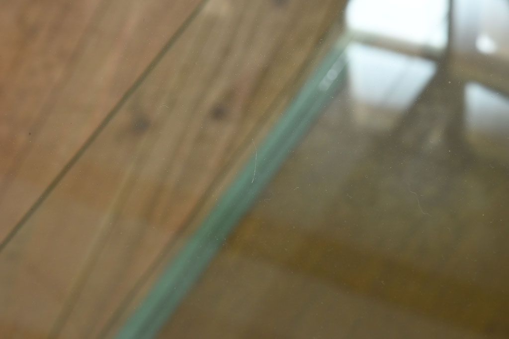 レトロ家具　昭和レトロ　脚付き　おしゃれなアンティークペイントのガラスケース(ショーケース)