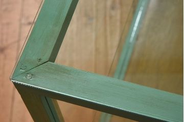 レトロ家具　昭和レトロ　脚付き　おしゃれなアンティークペイントのガラスケース(ショーケース)