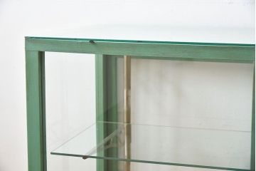 レトロ家具　昭和レトロ　脚付き　おしゃれなアンティークペイントのガラスケース(ショーケース)
