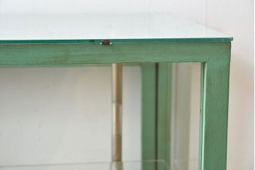レトロ家具　昭和レトロ　脚付き　おしゃれなアンティークペイントのガラスケース(ショーケース)