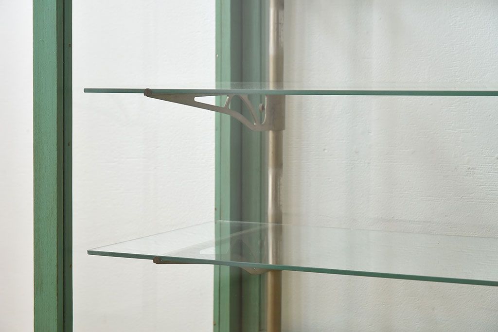 レトロ家具　昭和レトロ　脚付き　おしゃれなアンティークペイントのガラスケース(ショーケース)