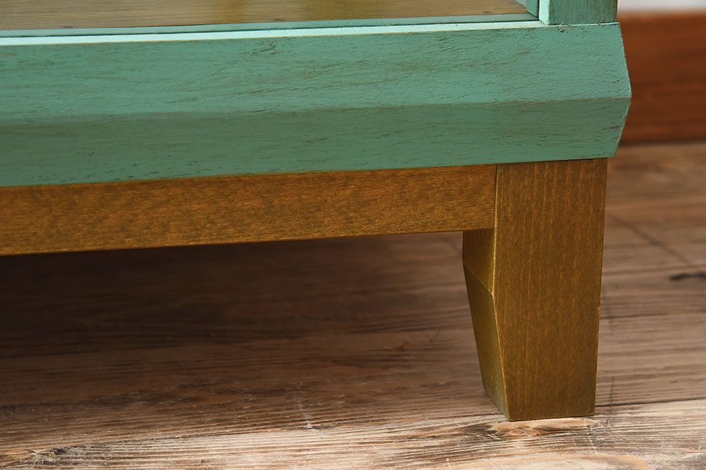 レトロ家具　昭和レトロ　脚付き　おしゃれなアンティークペイントのガラスケース(ショーケース)