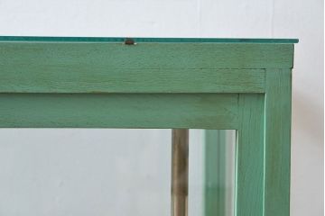 レトロ家具　昭和レトロ　脚付き　おしゃれなアンティークペイントのガラスケース(ショーケース)
