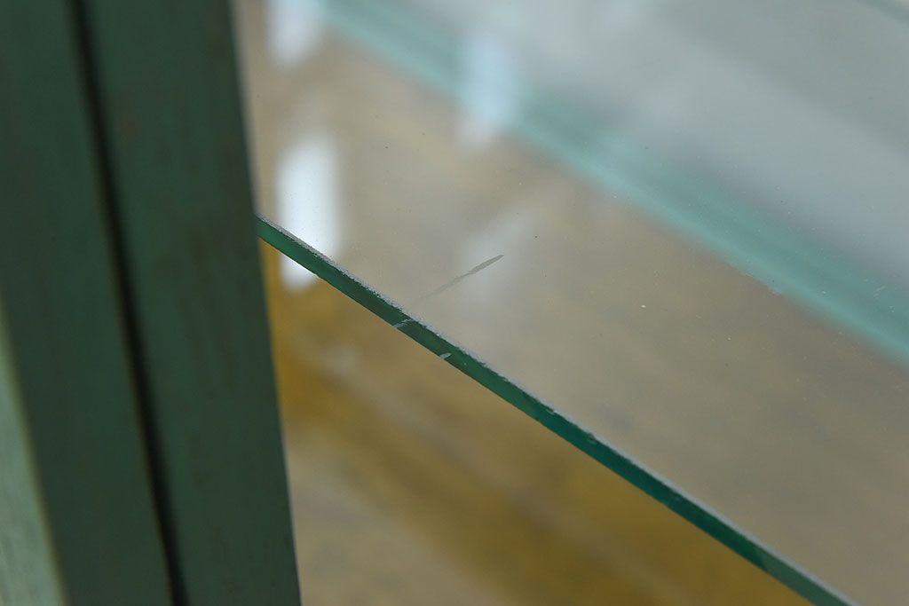 レトロ家具　昭和レトロ　脚付き　おしゃれなアンティークペイントのガラスケース(ショーケース)