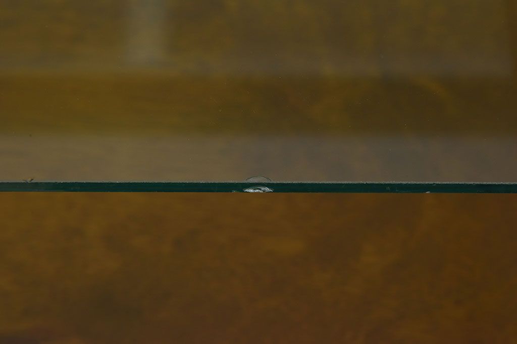 レトロ家具　昭和レトロ　脚付き　おしゃれなアンティークペイントのガラスケース(ショーケース)