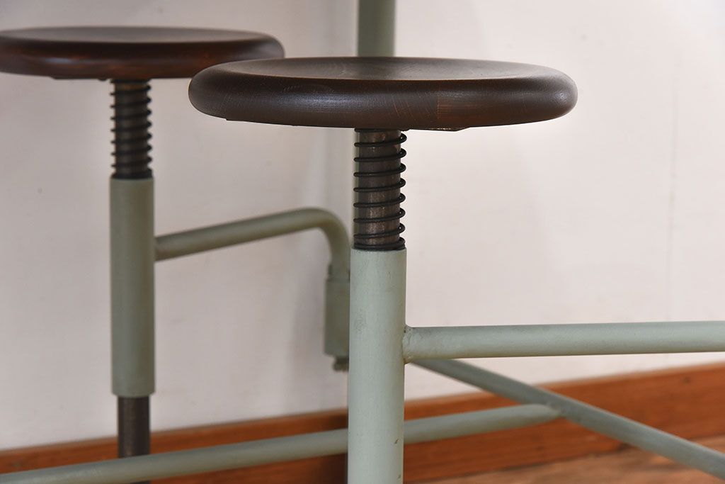 ラフジュ工房オリジナル　4脚格納スツール付きの作業台(テーブル・机)