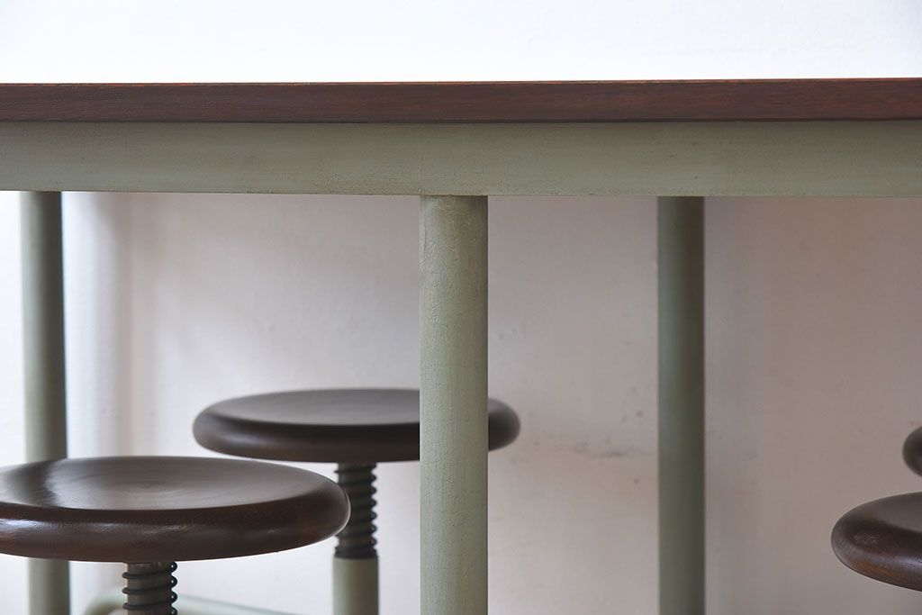 ラフジュ工房オリジナル　6脚格納スツール付きの作業台(テーブル・机)