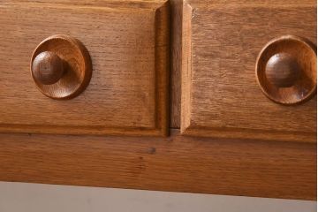 北欧家具　オーク材製　シンプルでスタイリッシュなサイドボード(キャビネット)