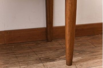 北欧家具　オーク材製　シンプルでスタイリッシュなサイドボード(キャビネット)