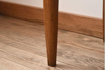 北欧家具　オーク材製　シンプルでスタイリッシュなサイドボード(キャビネット)