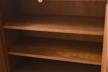 北欧家具　オーク材製　シンプルでスタイリッシュなサイドボード(キャビネット)