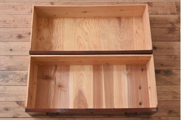 アンティーク家具　和製アンティーク　前面欅材　檜材天板　鉄脚付き時代箪笥ローボード