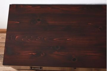 アンティーク家具　和製アンティーク　前面欅材　檜材天板　鉄脚付き時代箪笥ローボード