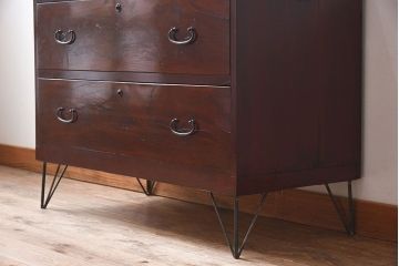 アンティーク家具　和製アンティーク　前面欅材　檜材天板　鉄脚付き時代箪笥ローボード