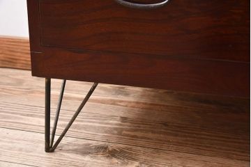 アンティーク家具　和製アンティーク　前面欅材　檜材天板　鉄脚付き時代箪笥ローボード