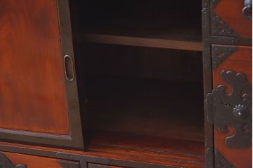 アンティーク家具　珍しい逸品　前面欅材の変わり型アンティーク仙台箪笥(帳場箪笥)