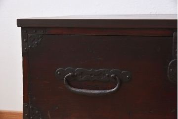 アンティーク家具　檜材天板　鉄脚付き時代箪笥ローボード　和製アンティーク(1)