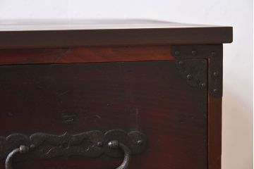アンティーク家具　檜材天板　鉄脚付き時代箪笥ローボード　和製アンティーク(1)