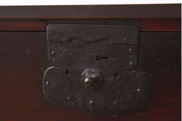 アンティーク家具　檜材天板　鉄脚付き時代箪笥ローボード　和製アンティーク(1)