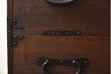 アンティーク家具　檜材天板　鉄脚付き時代箪笥ローボード　和製アンティーク(2)