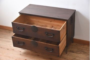 アンティーク家具　檜材天板　鉄脚付き時代箪笥ローボード　和製アンティーク(2)