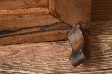 アンティーク雑貨　和製アンティーク　黒柿無垢材!古い杢目が味わい深い小さな花台(飾り台)(1)
