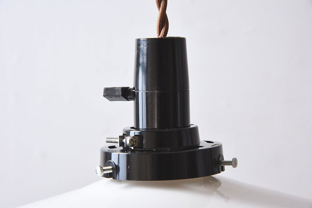 アンティーク　昭和レトロ　古い平笠の天井照明(ペンダントライト)