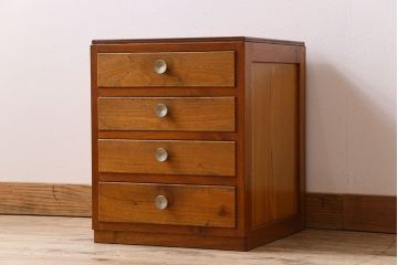 レトロ家具　和製アンティーク　まるみのある取っ手が可愛らしい昭和レトロな小引き出し