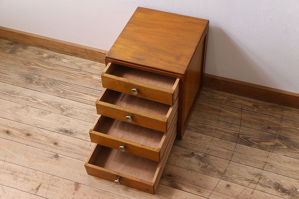 レトロ家具　和製アンティーク　まるみのある取っ手が可愛らしい昭和レトロな小引き出し