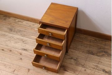 レトロ家具　和製アンティーク　まるみのある取っ手が可愛らしい昭和レトロな小引き出し