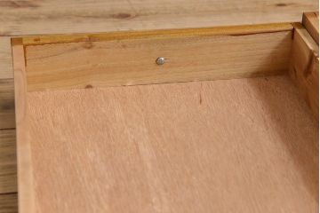 レトロ家具　和製アンティーク　まるみのある取っ手が可愛らしい昭和レトロな小引き出し