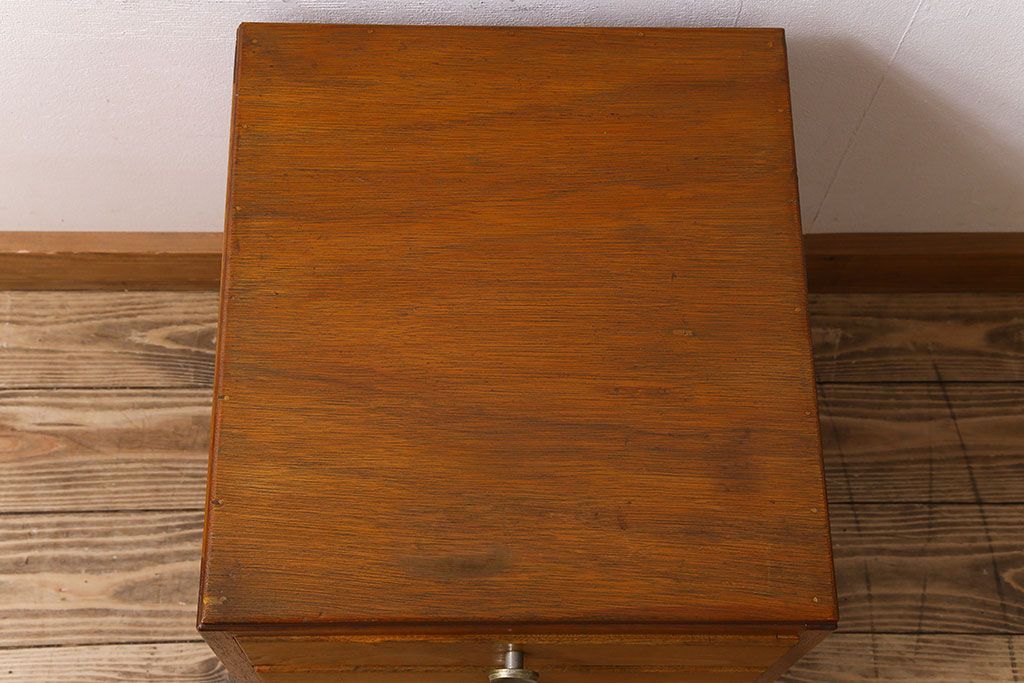 レトロ家具　和製アンティーク　まるみのある取っ手が可愛らしい昭和レトロな小引き出し