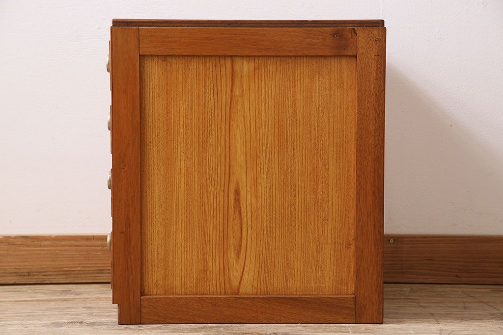 レトロ家具　和製アンティーク　まるみのある取っ手が可愛らしい昭和レトロな小引き出し