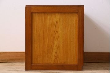 レトロ家具　和製アンティーク　まるみのある取っ手が可愛らしい昭和レトロな小引き出し