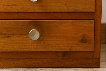 レトロ家具　和製アンティーク　まるみのある取っ手が可愛らしい昭和レトロな小引き出し