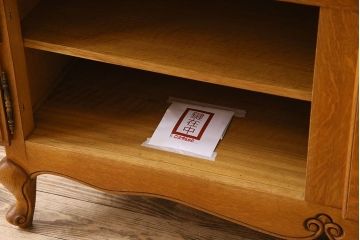 ヴィンテージ家具　フランスビンテージ　オーク材製!エレガントなアンティーク食器棚(カップボード)