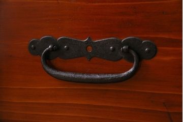 アンティーク家具　明治期　鉄脚付き　観音扉!アンティークの時代箪笥ローボード