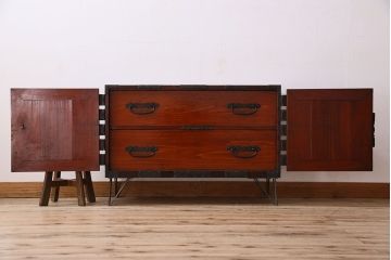 アンティーク家具　明治期　鉄脚付き　観音扉!アンティークの時代箪笥ローボード