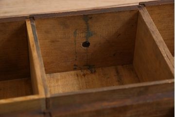 アンティーク家具　イギリスアンティーク　6杯引き出しのおしゃれな壁掛けシェルフ(ウォールラック)