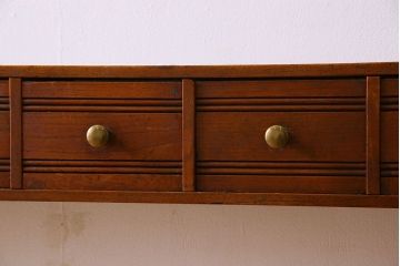 アンティーク家具　イギリスアンティーク　6杯引き出しのおしゃれな壁掛けシェルフ(ウォールラック)