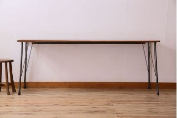 アンティーク家具　和製アンティーク　ラワン材製　天板一枚板のシンプルな鉄脚テーブル(1)