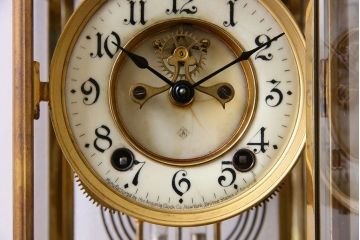 アンティーク雑貨　アンティーク　ANSONIA(アンソニア)　美しい真鍮の4面硝子置時計
