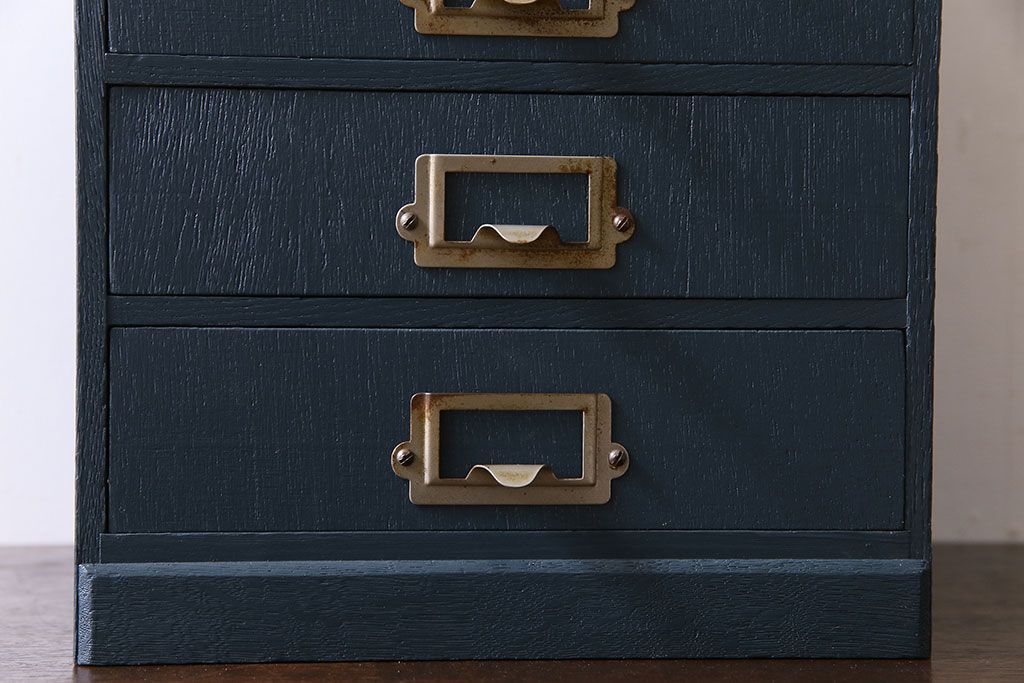 アンティーク家具　アンティークペイント ネームプレート取っ手がお洒落な小引き出し