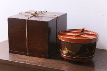 古民具・骨董　漆塗り　吉祥画　漆塗りが美しい亀の蒔絵の酒樽(酒入れ・漆器)