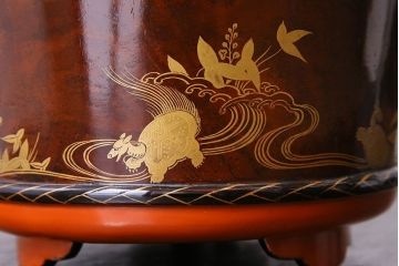 古民具・骨董　漆塗り　吉祥画　漆塗りが美しい亀の蒔絵の酒樽(酒入れ・漆器)